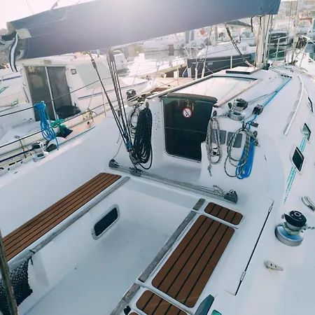 Botel West Sailing Peniche