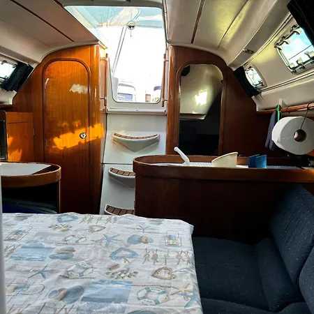 West Sailing